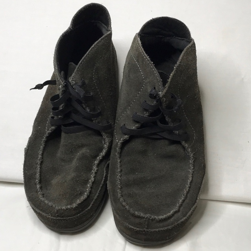 Patagonia Men's Charcoal Gray Suede Beluga Low Boots Size 9.5